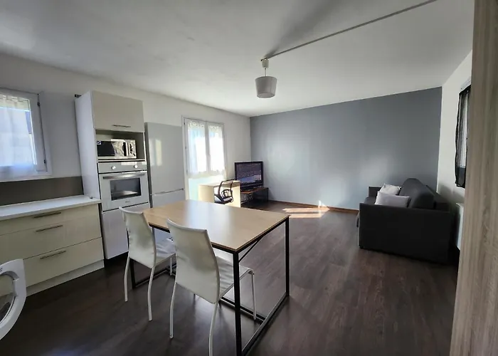 Le Pied A Terre Parisien - 77/94